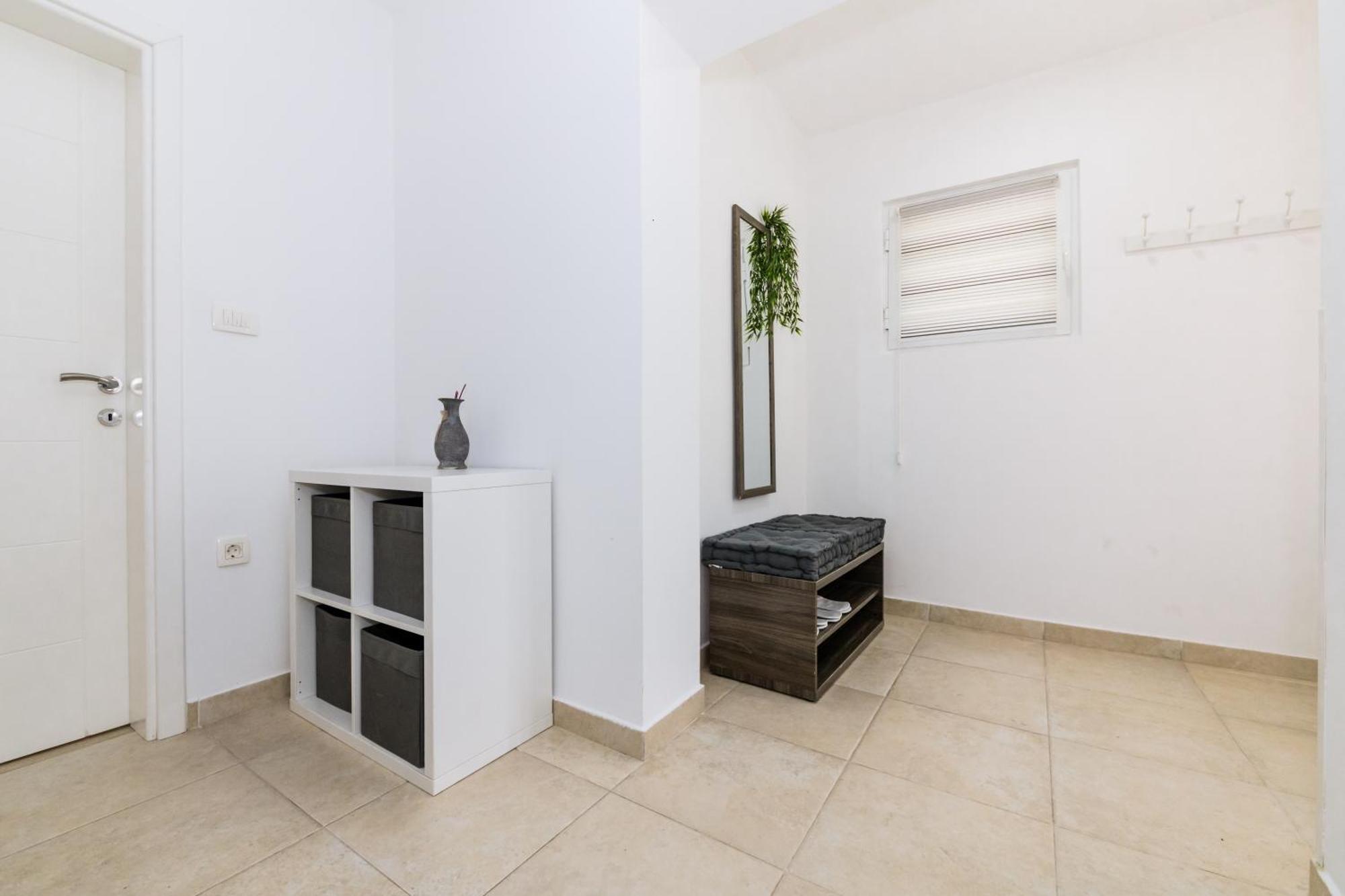 Paunovic Apartments Tivat Exterior foto