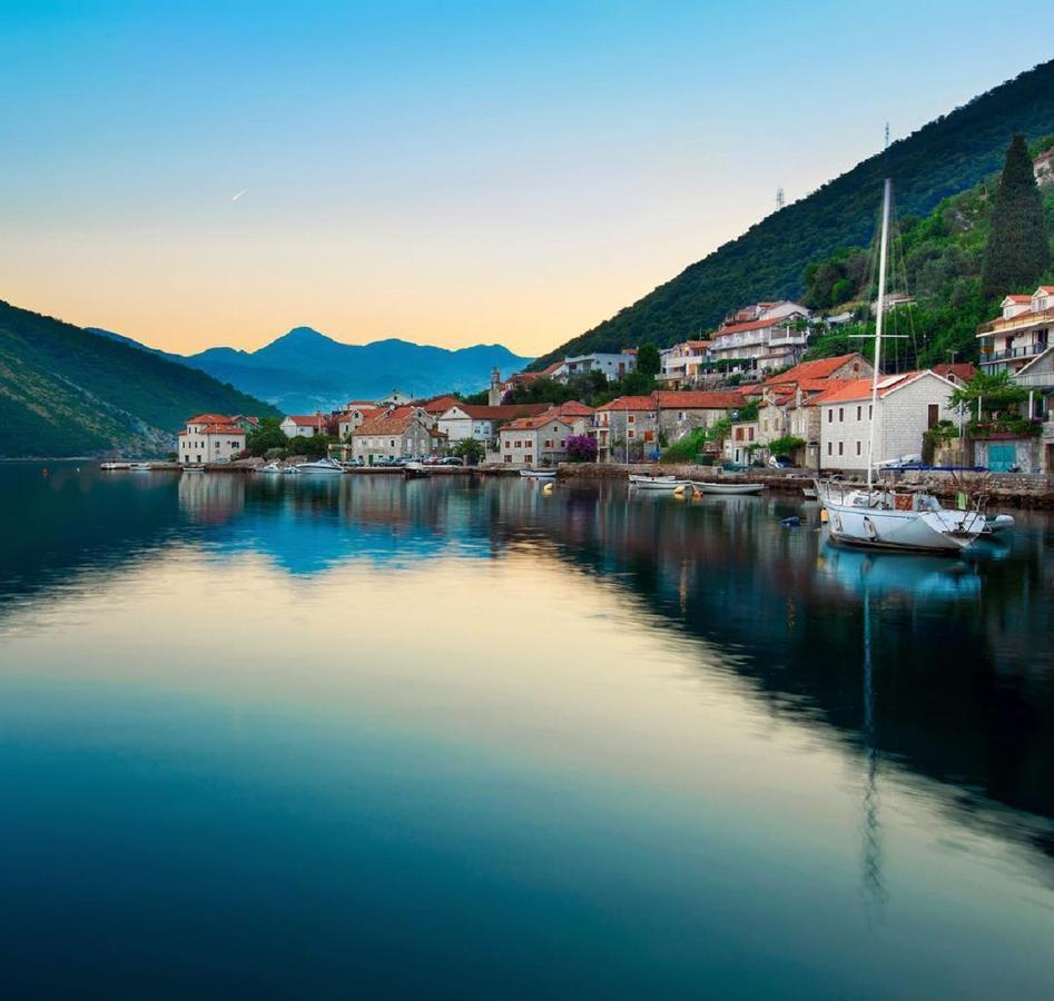 Paunovic Apartments Tivat Exterior foto